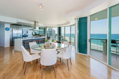 The Waterford On Main Beach - Palm Beach Accommodation 10