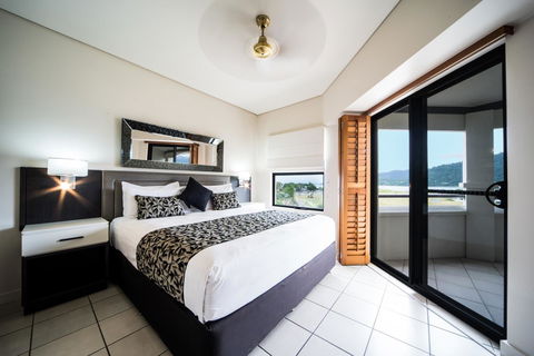Portside Whitsunday Luxury Holiday Apartments - Palm Beach Accommodation 10