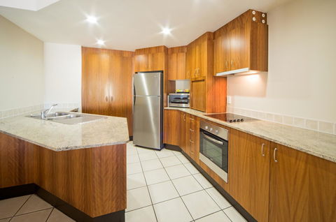 Portside Whitsunday Luxury Holiday Apartments - Palm Beach Accommodation 8