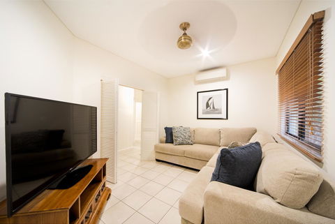 Portside Whitsunday Luxury Holiday Apartments - Palm Beach Accommodation 20