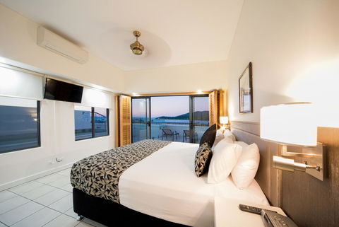 Portside Whitsunday Luxury Holiday Apartments - Palm Beach Accommodation 24