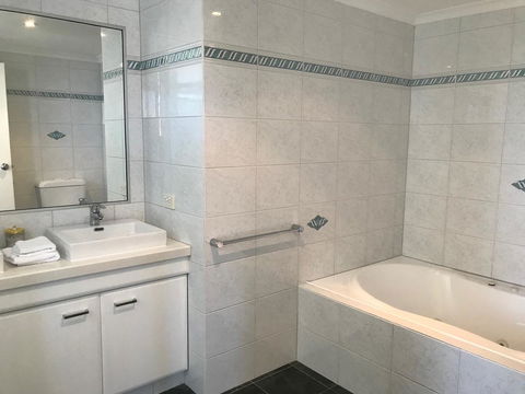 Rainbow Bay Resort Holiday Apartments - Palm Beach Accommodation 5