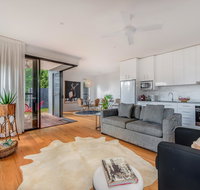 Sam's Buderim Mountain Guest House - Palm Beach Accommodation