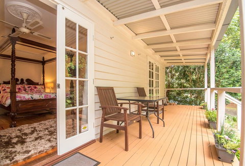 Curtis Falls Cottage - Palm Beach Accommodation 16