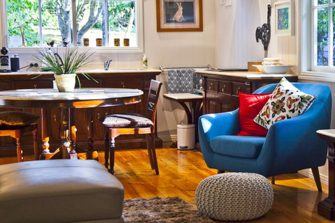 Curtis Falls Cottage - Palm Beach Accommodation 9