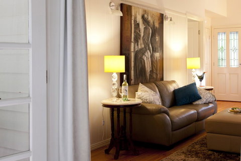 Curtis Falls Cottage - Palm Beach Accommodation 17