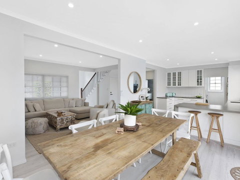 Waterview Beach House - Palm Beach Accommodation 3