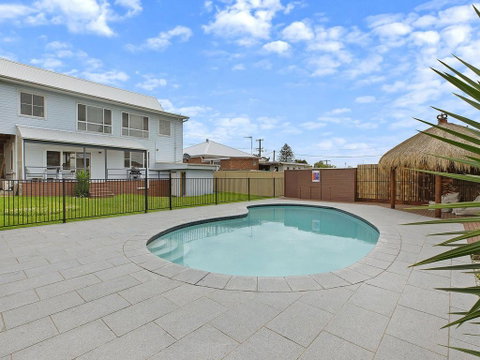 Waterview Beach House - Palm Beach Accommodation 0