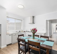 Wattle Grove Villa - Palm Beach Accommodation