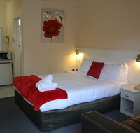Wattle Motel - Palm Beach Accommodation