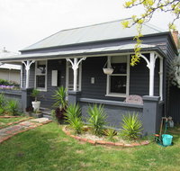 Welcome Stranger Cottage - Palm Beach Accommodation