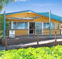 Wheelchair Friendly with water views - Welsby Pde Bongaree - Palm Beach Accommodation