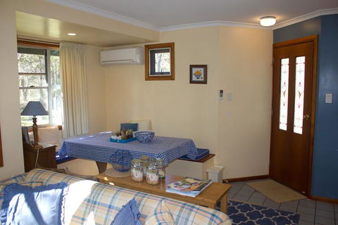Whiskey Gully Wines - Palm Beach Accommodation 1