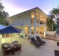 Whispering Palms - Palm Beach Accommodation