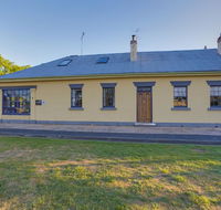 Whites Corner - Palm Beach Accommodation