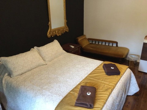 Wisemans Inn - Palm Beach Accommodation 2