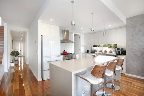 Xus Residence - Palm Beach Accommodation 3