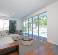 YARINGA - Retreat Style Accomodation with Swimming Pool - Palm Beach Accommodation