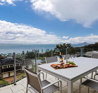 Maison de la mer 30 Mulubinda Parade - luxurious linen aircon and panoramic views - Palm Beach Accommodation