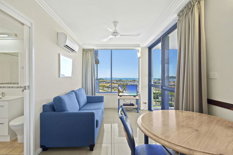 AirliediseNO Hills5min Walk 2 Port Of Airlie/Ferry TerminalWiFiNetflix - Palm Beach Accommodation 3