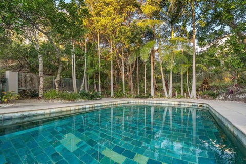 A Perfect Stay - 11 James Cook Apartments - Palm Beach Accommodation 0