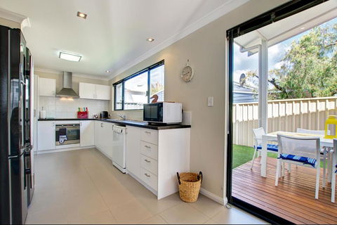 A Little Luxury In Town - Palm Beach Accommodation 1