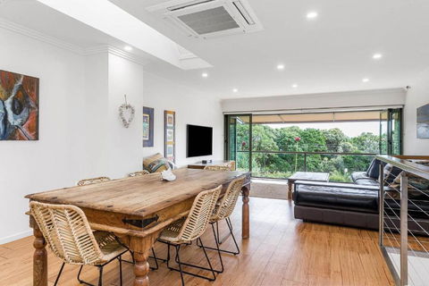 A Perfect Stay - 3 James Cook Apartments - Palm Beach Accommodation 2