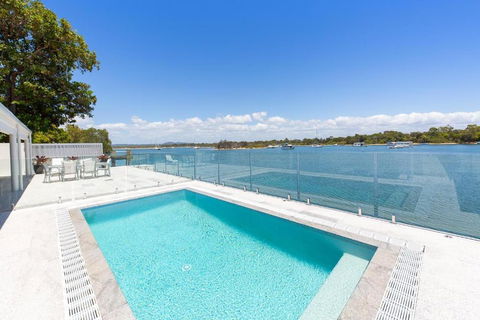 Affordable Riverfront, Pool, Private Pontoon - Palm Beach Accommodation 0