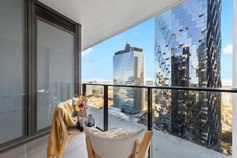 A 2BR Apt With City Views Next To Southern Cross - Palm Beach Accommodation 2