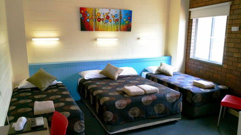 A&A Lodge Motel - Palm Beach Accommodation 3
