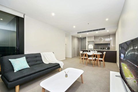 A Comfy Albert Park Apt Next To Grand Prix Circuit - Palm Beach Accommodation 0