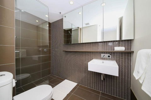 A Comfy Albert Park Apt Next To Grand Prix Circuit - Palm Beach Accommodation 4
