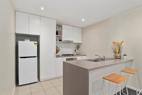 A Comfy & Cozy 2BR Apt Near Flemington Races - Palm Beach Accommodation 4