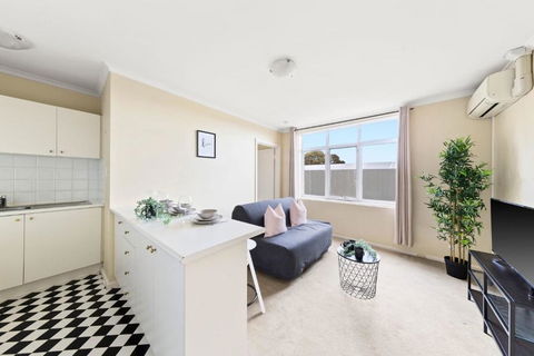 A Comfy & Cozy Apt In Clifton Hill FREE Parking - Palm Beach Accommodation 1