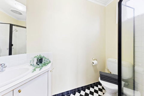 A Comfy & Cozy Apt In Clifton Hill FREE Parking - Palm Beach Accommodation 4