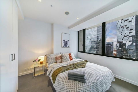 A Comfy & Stylish 2BR Apt Near Southern Cross - Palm Beach Accommodation 4