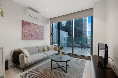 A Cosmopolitan Hub In CBD Centre - Palm Beach Accommodation 1