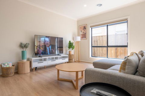 A Cosy 5Beds House In The Clyde - Palm Beach Accommodation 1