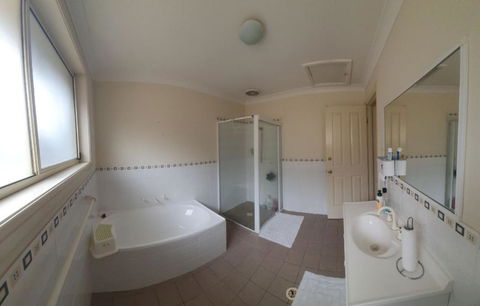 A Cosy Private Bedroom For You (2) - Palm Beach Accommodation 3