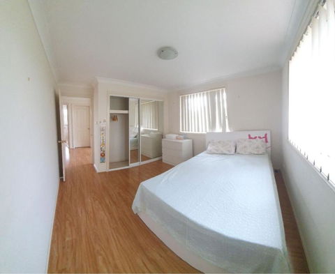 A Cosy Private Bedroom For You (2) - Palm Beach Accommodation 0