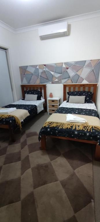 A Cosy Villa, Close To All Essentials - Palm Beach Accommodation 0