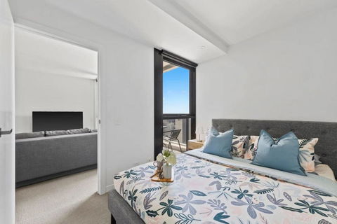 A Cozy 2BR Apt Next To Queen Victoria Market & Melbourne Central With City Views - Palm Beach Accommodation 1
