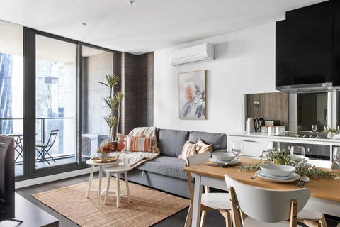 A Cozy 2BR Apt On Spencer St With FREE Parking - Palm Beach Accommodation 0