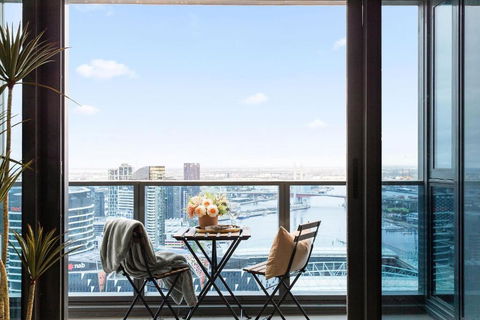A Cozy 2BR Apt With Harbour Views FREE Parking - Palm Beach Accommodation 1