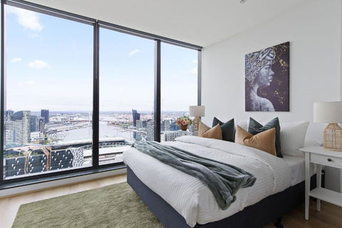 A Cozy 2BR Apt With Harbour Views FREE Parking - Palm Beach Accommodation 0