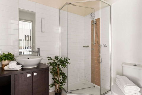 A Cozy & Modern Apt Near To Flemington Races - Palm Beach Accommodation 4