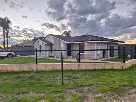 A Haven In Gosnells - Palm Beach Accommodation 0