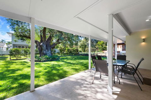 A Homely House 6 Mistral Close - Palm Beach Accommodation 0