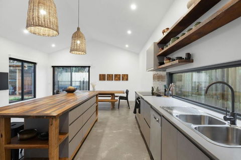 A Lazy Marlin - Palm Beach Accommodation 1