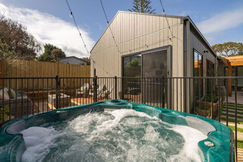 A Lazy Marlin - Palm Beach Accommodation 3